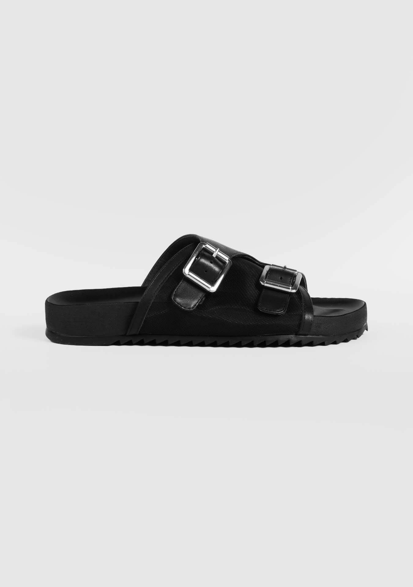 Lyon Black (1)