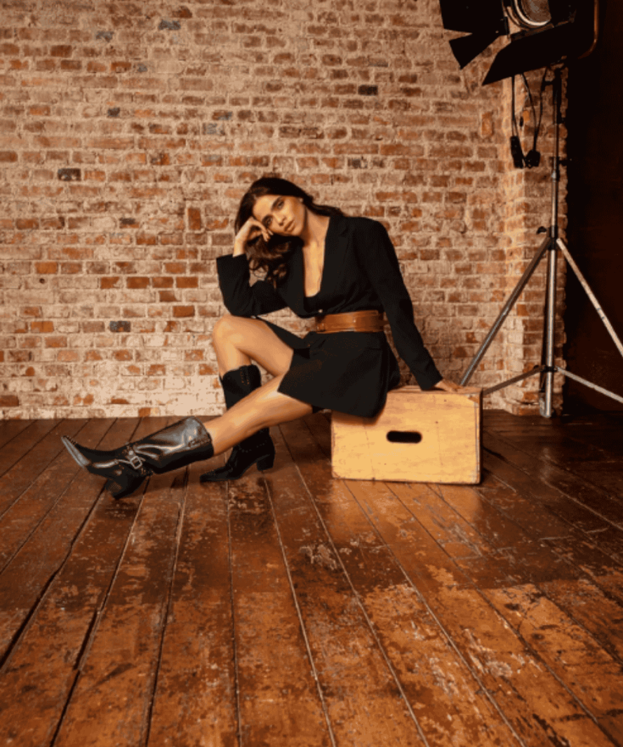 מגפי בוקרים עור שחור מגפי בוקרים עור שחור