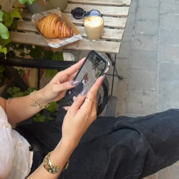 את כבר יודעת ש־VALENCIA הן מוקסין שלא רואים בכל מקום,
ושכן, הן נוחות ברמה לא הגיונית.אז בואי נשים את זה רגע בצד ונגיד את האמת:
אם הן לא שלך - הן של מישהי אחרת.