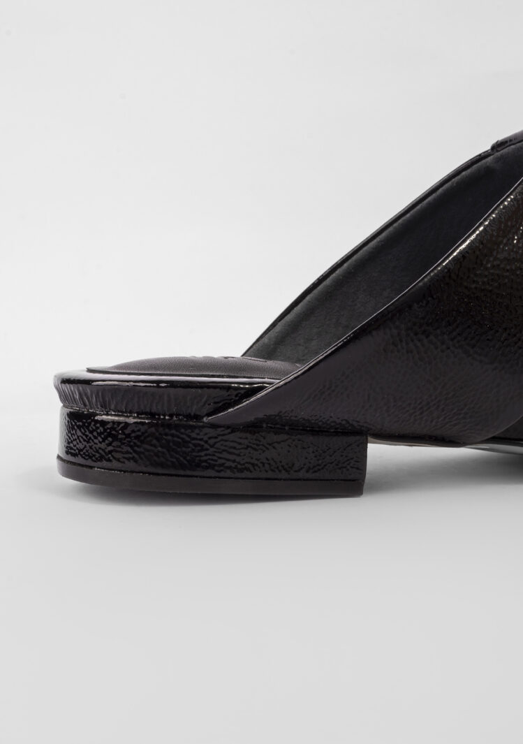 Dillian Shiny Black (1) Dillian Shiny Black (1)
