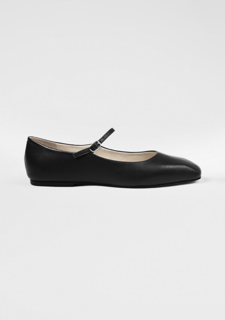 Mavie Black (1) Mavie Black (1)