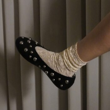 BECCA
בלרינה שמנגנת רוק🎸
אמרנו שאין חוקים וקיימנו!
טוויסטים מפתיעים בחנות ובאתר🖤